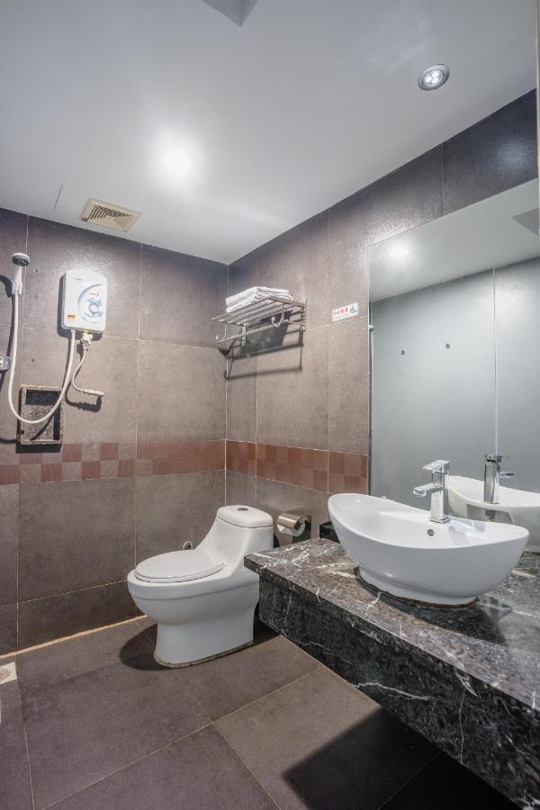Euro Rich Hotel Melaka Exteriör bild